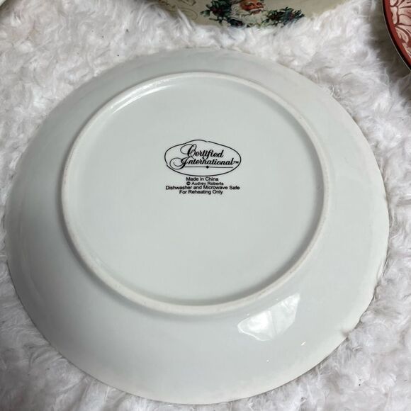 Certified International VICTORIAN SANTA 8" Plate Set 4P Audrey Roberts Christmas - Picture 14 of 14